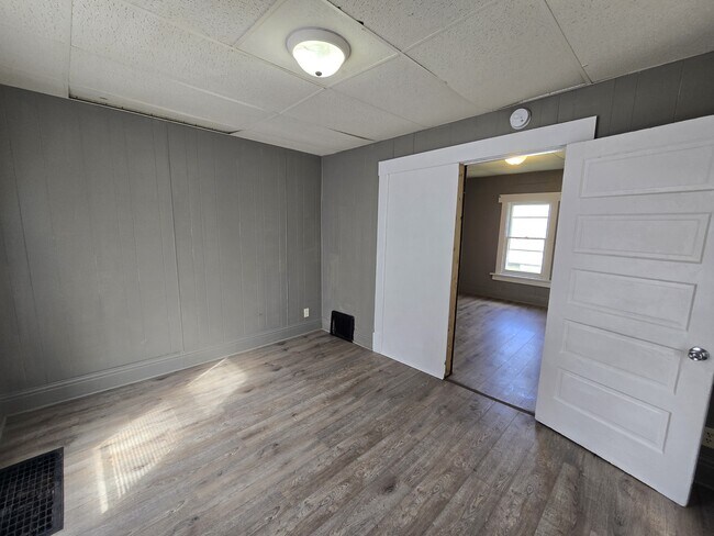 Building Photo - 211 Manson St
