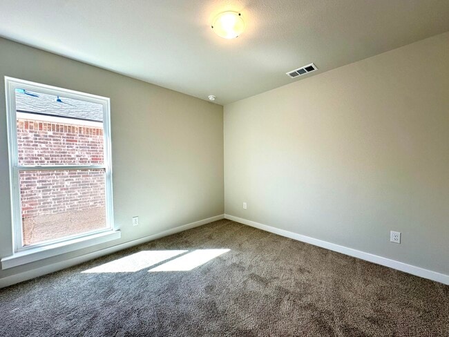 Building Photo - 5528 Princeton St