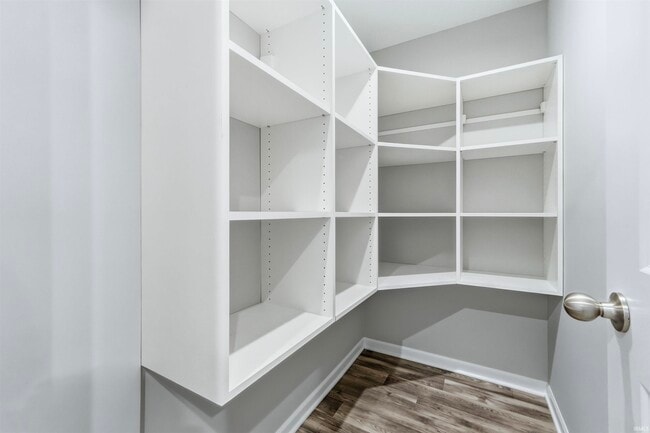 Building Photo - 3595 Canal Square Dr