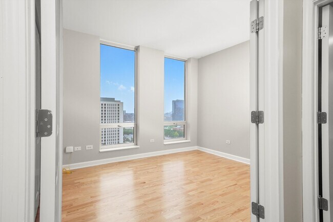 Building Photo - 1234/1250 S Michigan Ave