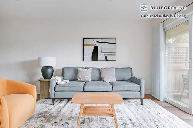 Building Photo - 10870 N Stelling Rd