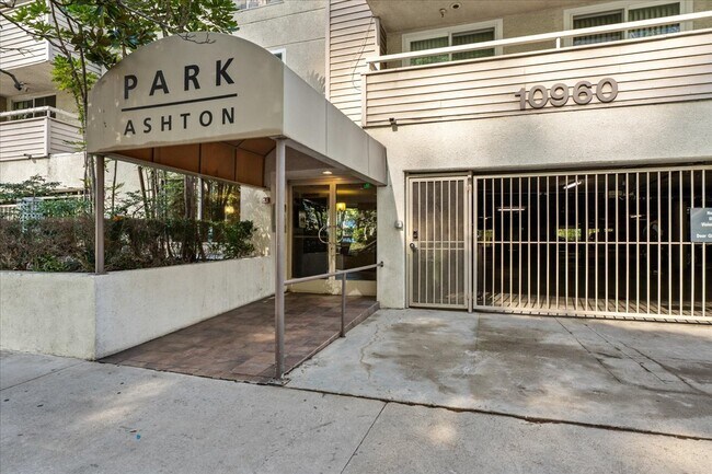 Building Photo - 10960 Ashton Ave