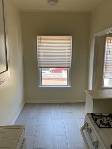 Building Photo - 1154 Normandie Ave