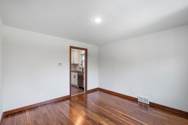 Building Photo - AVAILABLE OCT 1ST!! RENOVATED 3-BEDROOM PENN HILLS!!