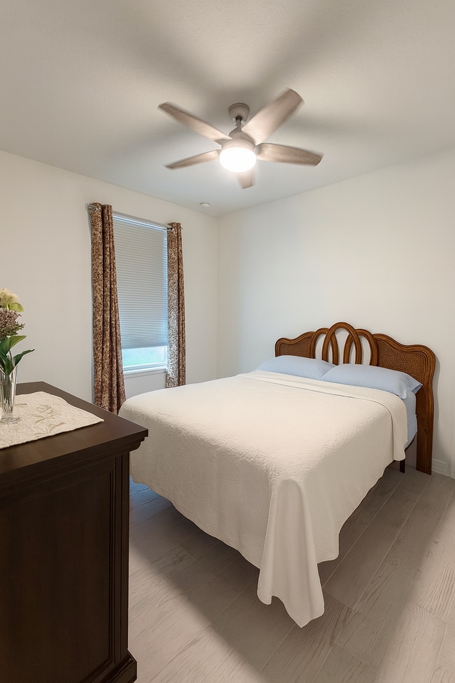 Building Photo - Beautiful Custom Home in Del Webb 55+ Community