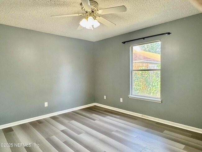Building Photo - 11471 Mandarin Glen Cir W