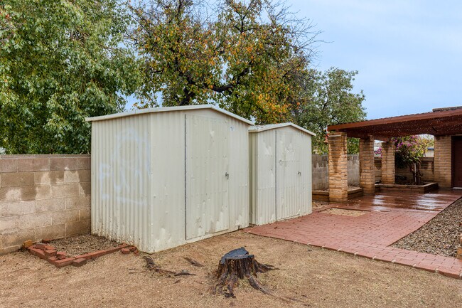 Building Photo - 7711 E 39th St