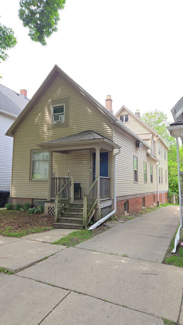 Building Photo - 2443 N Bartlett Ave