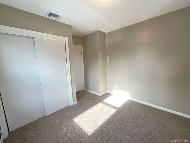 Building Photo - 32 Prairie Ave