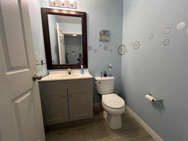 Building Photo - Updated 4 Bedroom, 3 1/2-bathroom home