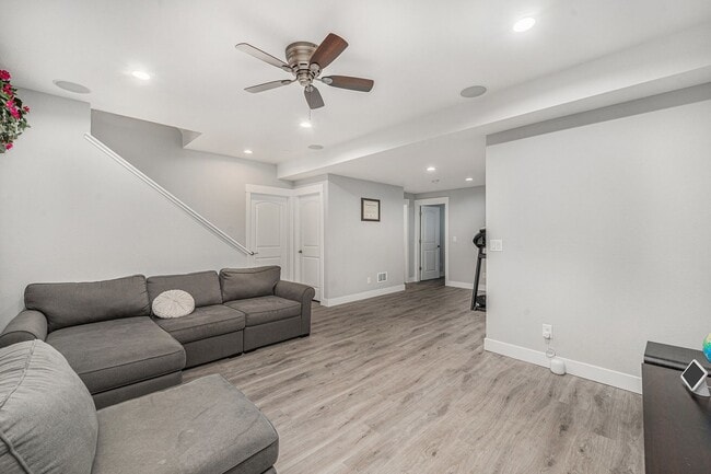 Building Photo - Gorgeous 4 bed 3.5 bath Home Available in ...