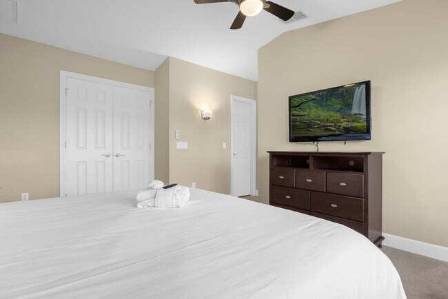 Building Photo - 14525 Damai Ln