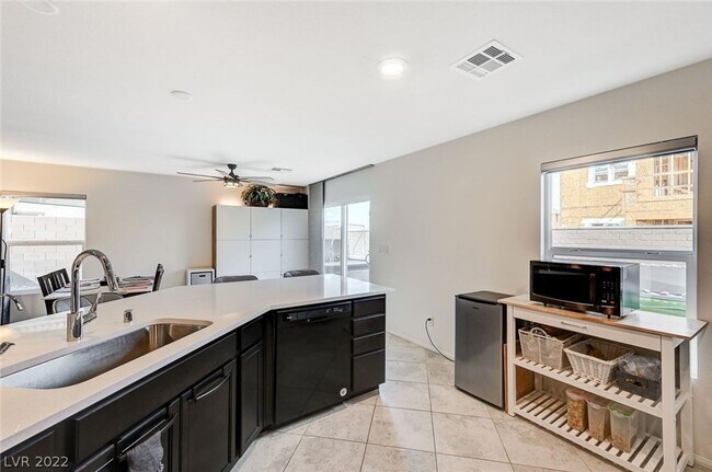 Building Photo - COMING SOON! Beautiful 4 Bedroom Home in Gated Tanglewood Community