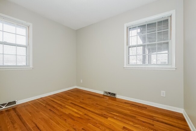 Building Photo - 420 NE 87th St