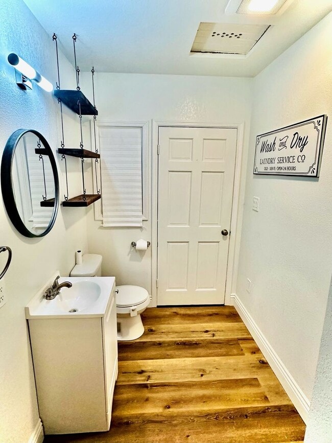 Building Photo - Charming and Rustic Single-Family 3Bed/1.5BA Pittsburg Home!
