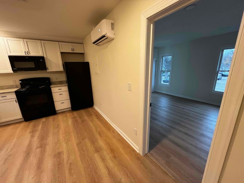 Building Photo - 529 E Grand River Ave