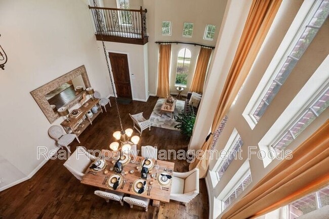 Building Photo - 3625 Funston Dr