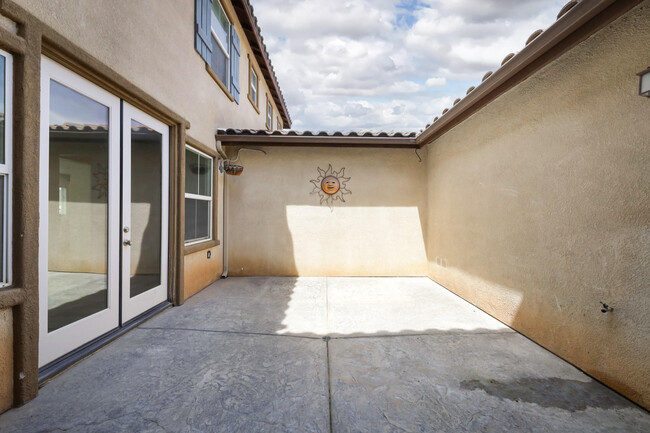 Building Photo - 5702 Segovia Way
