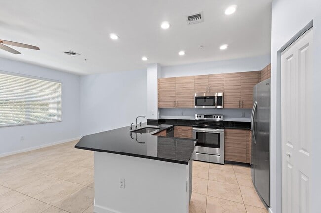 Building Photo - 6257 SE Fauna Ter