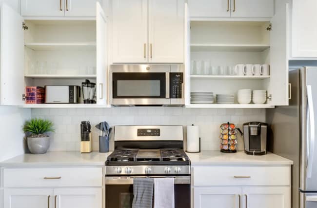 Building Photo - FURNISHED Charming 4 bedroom, 2.5 American Fork Home