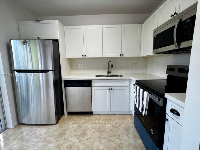 Building Photo - 6676 SW 115th Ct