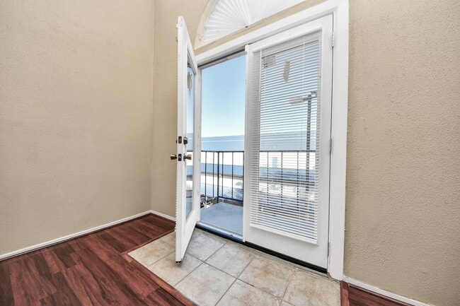 Building Photo - 14550 Fonmeadow Dr