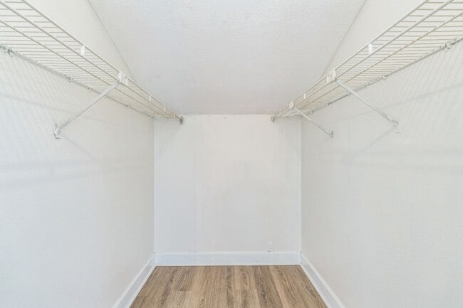 Building Photo - 1240 Dovehill Dr