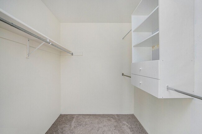 Building Photo - Spacious 2Bed/2.5Bath Townhouse in Central Denver