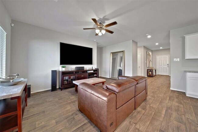 Building Photo - 13854 Rock Island Trl