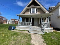 Building Photo - 640 Nesslewood Ave