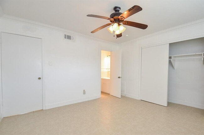 Building Photo - 8810 Ilona Ln