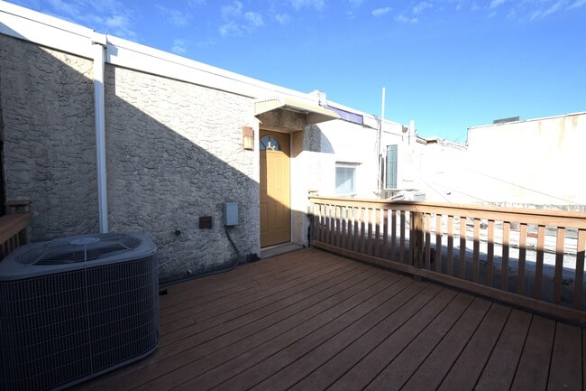 Building Photo - 1547 S 13th St