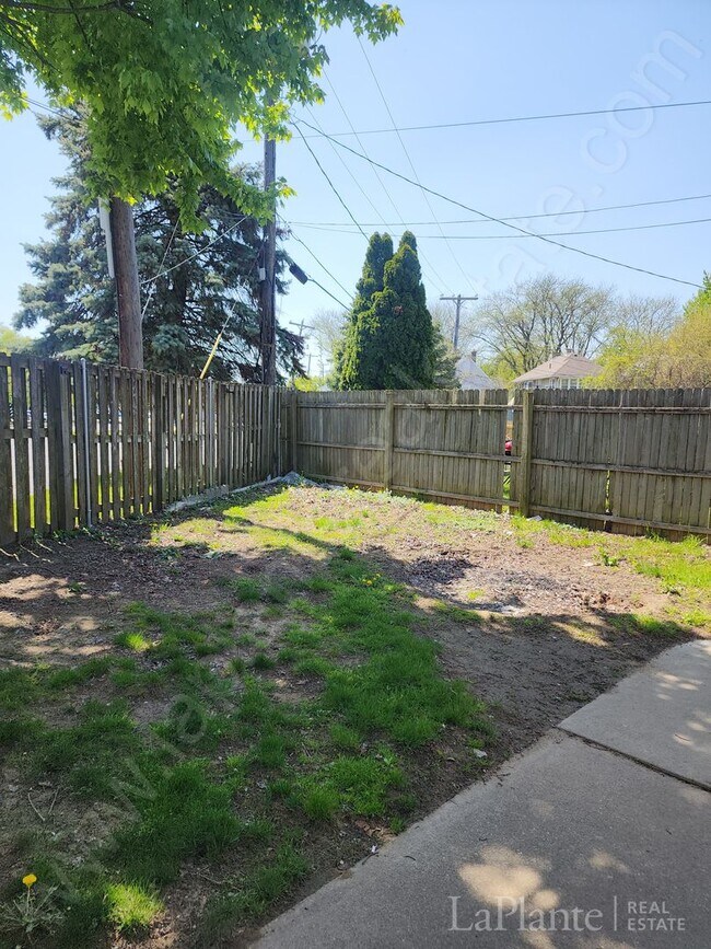 Building Photo - Beautiful 4 Bedroom Home for Rent