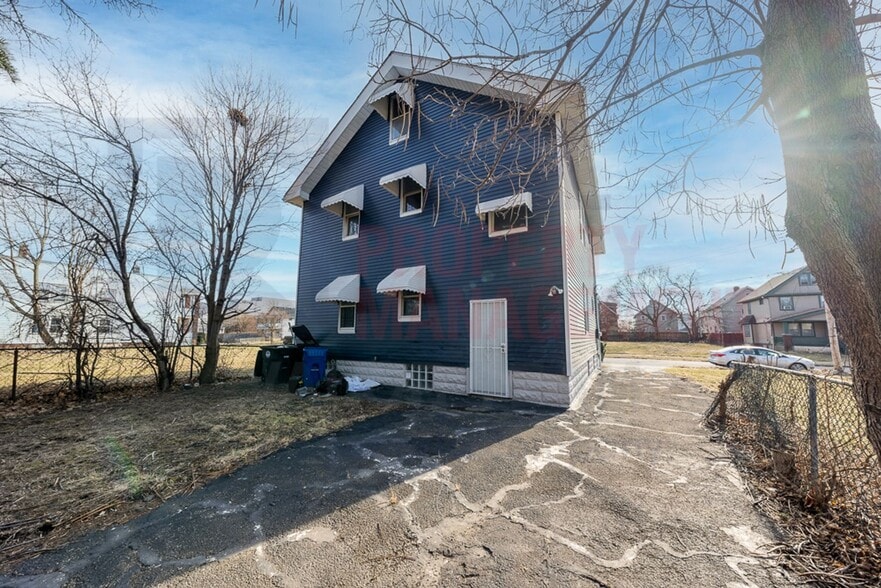 Building Photo - 987 Evangeline Rd