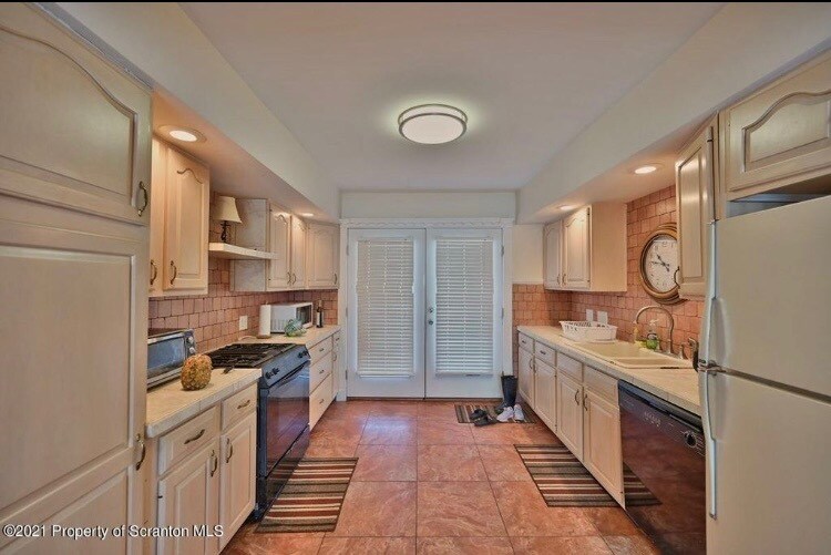 Building Photo - 540 Palm St