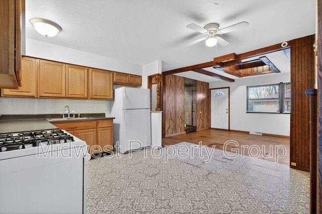 Building Photo - 1156 Cove Ln