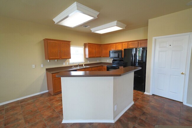 Building Photo - Spacious Home in Cibolo with 3 Car Garage! Realor Commission: $750