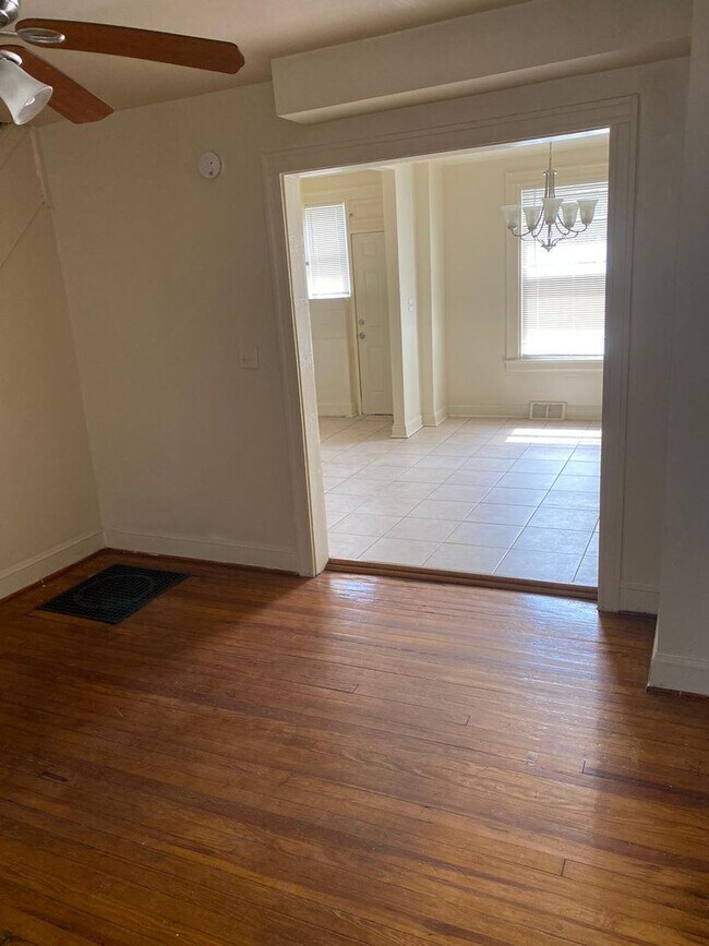 Building Photo - 3217 Elmley Ave