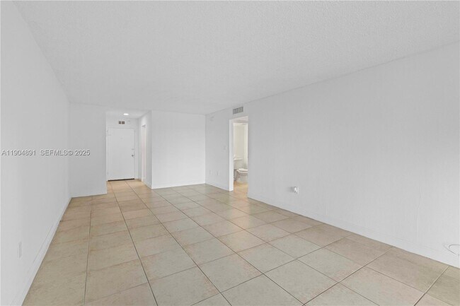 Building Photo - 1800 Sans Souci Blvd