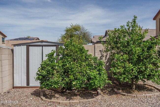 Building Photo - 10822 W Saddlehorn Rd