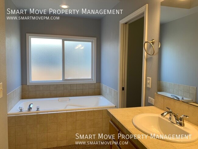 Building Photo - 4260 E Arborvitae Dr