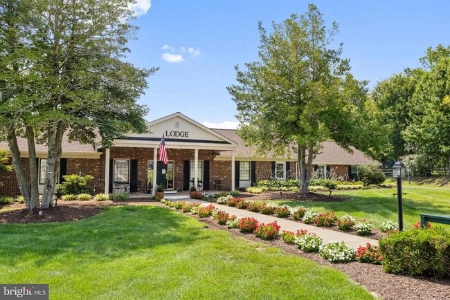 Building Photo - 686 Lake Caroline Dr