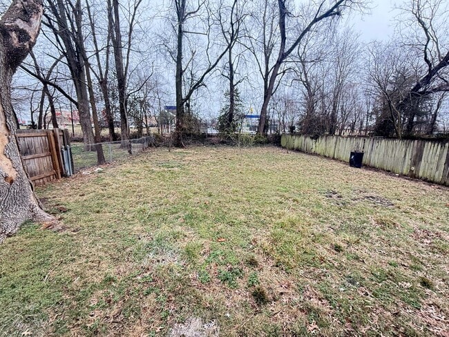 Building Photo - 3 Bed 1 Bath Springfield, MO