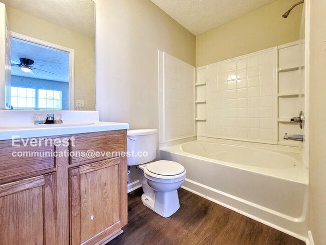 Building Photo - 5589 Strathmoor Manor Cir