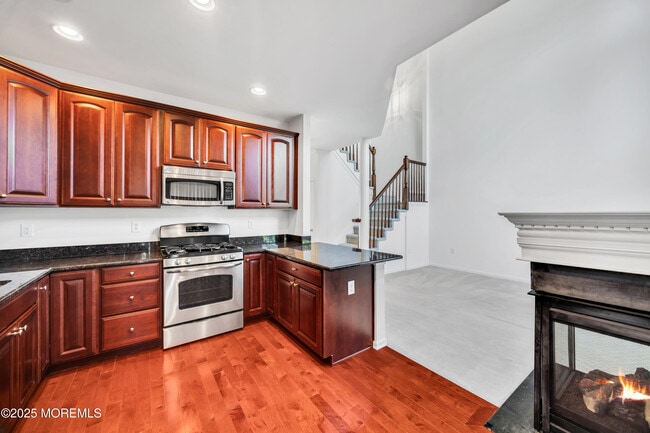 Building Photo - 82 Demarest Dr