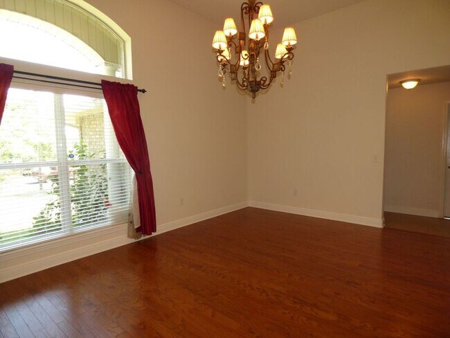 Building Photo - 5431 Munson Hwy