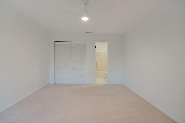 Building Photo - 8291 SE Croft Cir