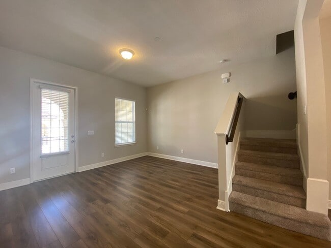 Building Photo - 2408 Lobelia Dr