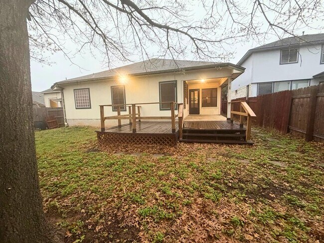 Building Photo - 711 Settlement St