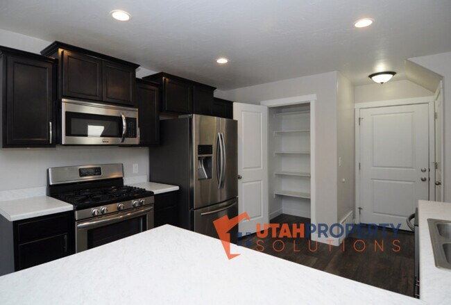 Building Photo - 577 S Windsong Ln